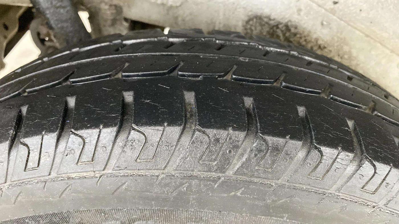 2013 Maruti Wagon R 1.0 LXI, Petrol, Manual, 32,962 km, Right Rear Tyre Tread