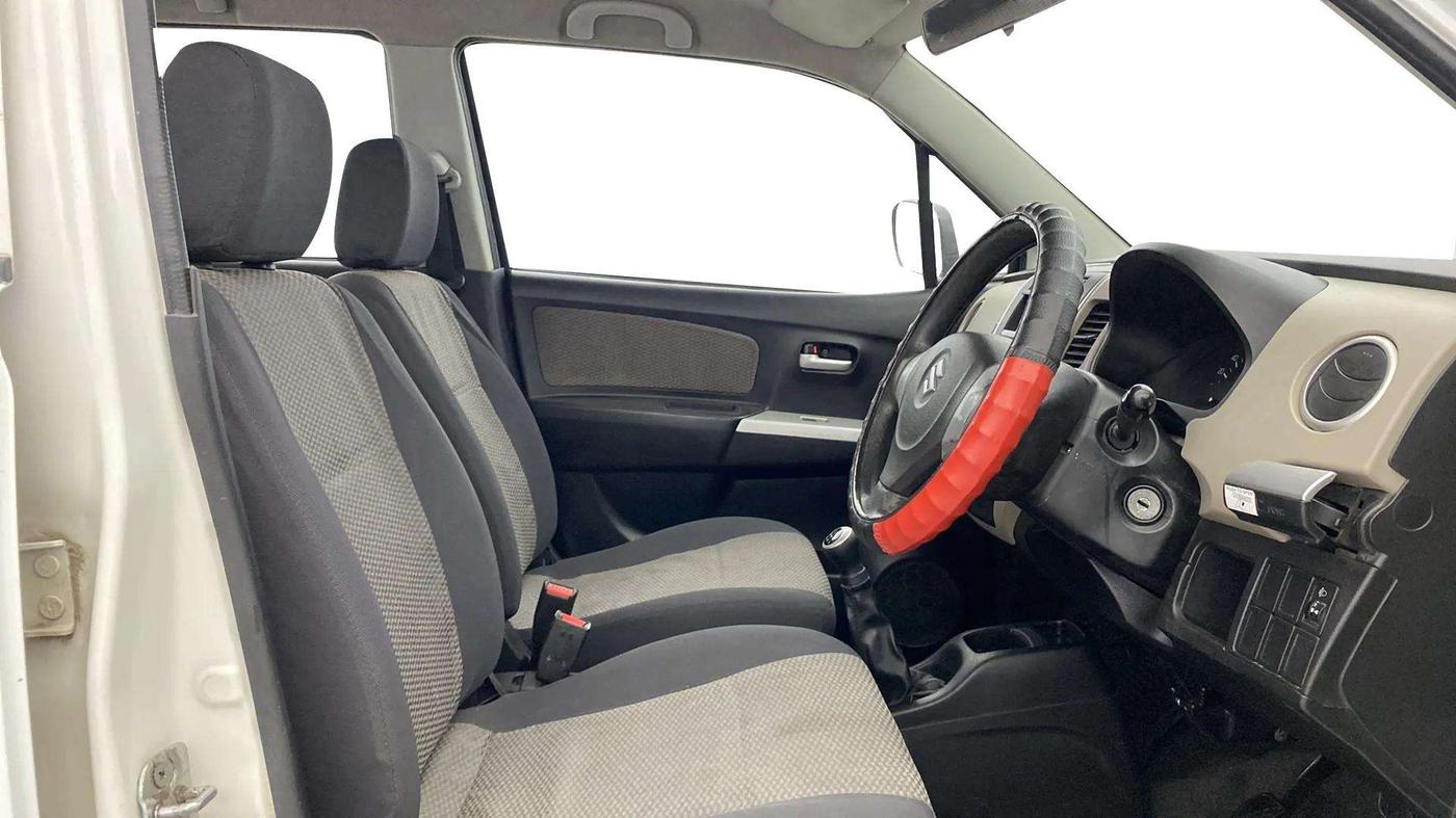 2013 Maruti Wagon R 1.0 LXI, Petrol, Manual, 32,962 km, Right Side Front Door Cabin