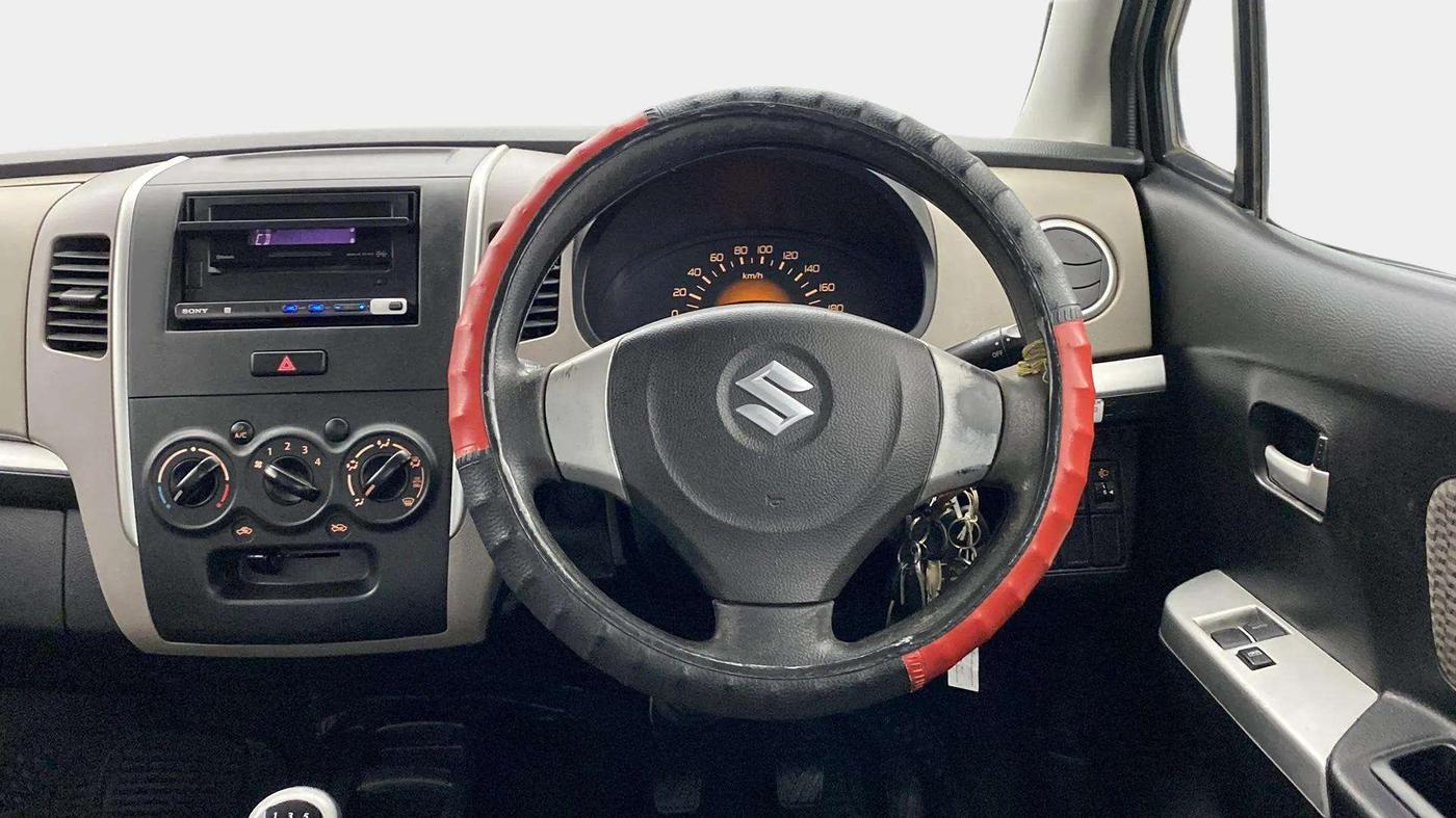 2013 Maruti Wagon R 1.0 LXI, Petrol, Manual, 32,962 km, Steering Wheel Close Up