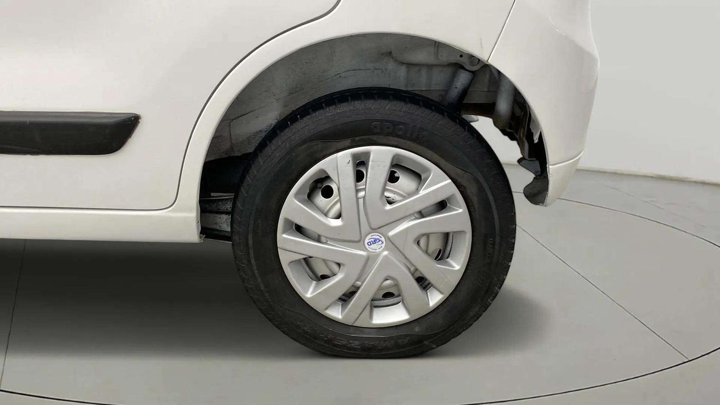 2013 Maruti Wagon R 1.0 LXI, Petrol, Manual, 32,962 km, Left Rear Wheel