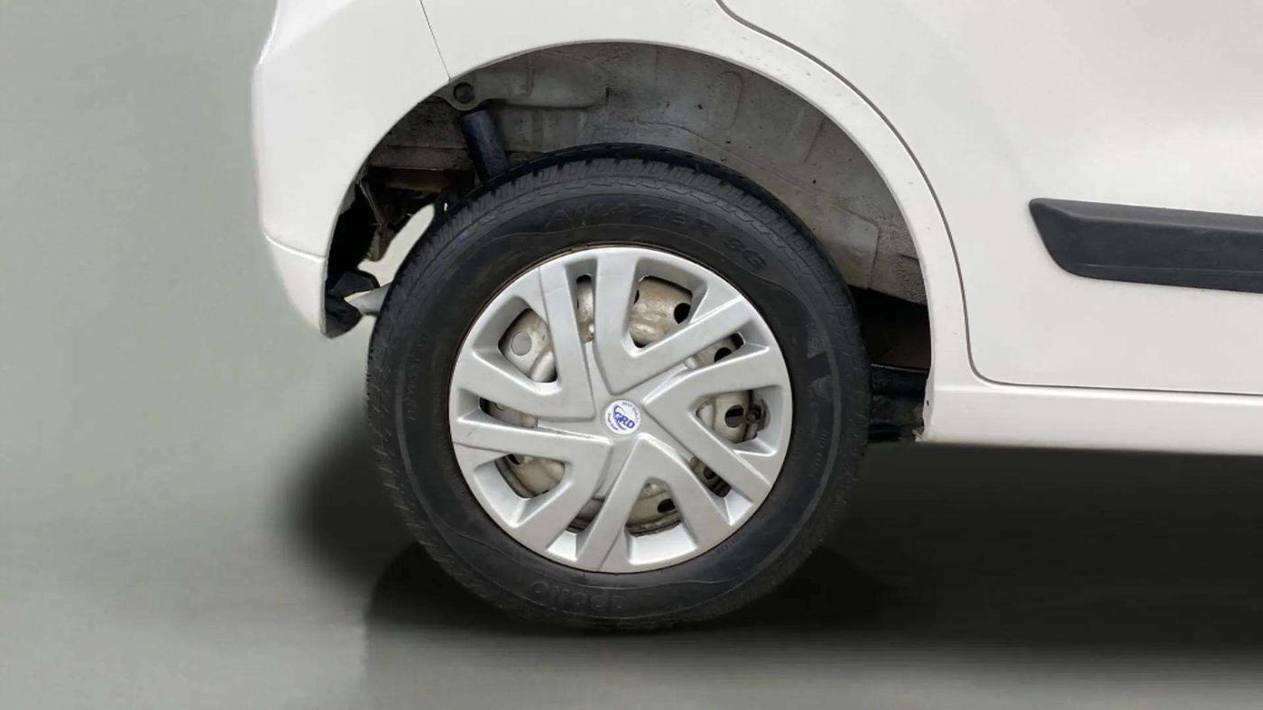 2013 Maruti Wagon R 1.0 LXI, Petrol, Manual, 32,962 km, Right Rear Wheel