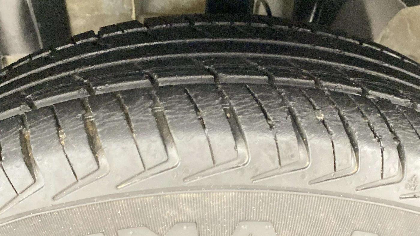 2019 Renault Kwid RXT 1.0 (O), Petrol, Manual, 40,174 km, Left Front Tyre Tread