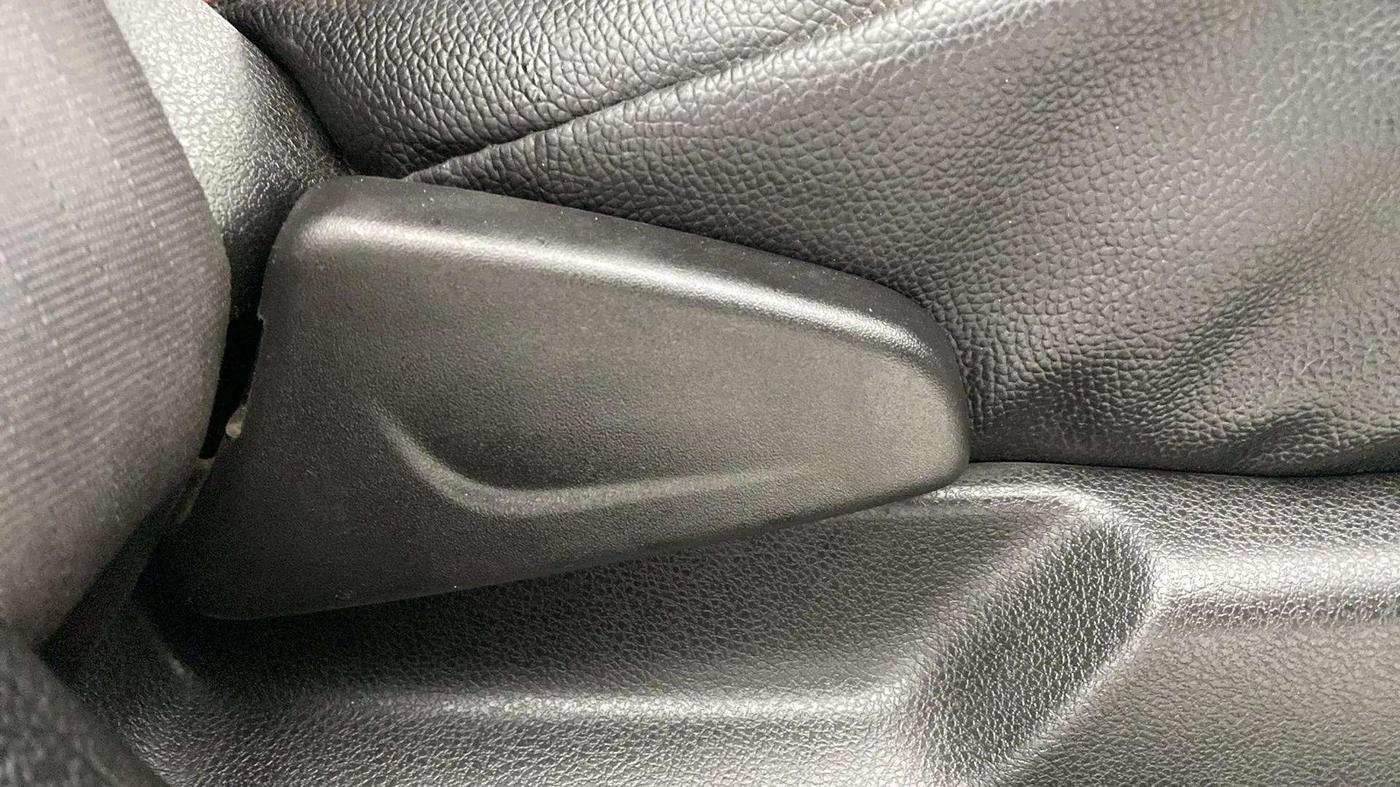 2019 Renault Kwid RXT 1.0 (O), Petrol, Manual, 40,174 km, Driver Side Adjustment Panel