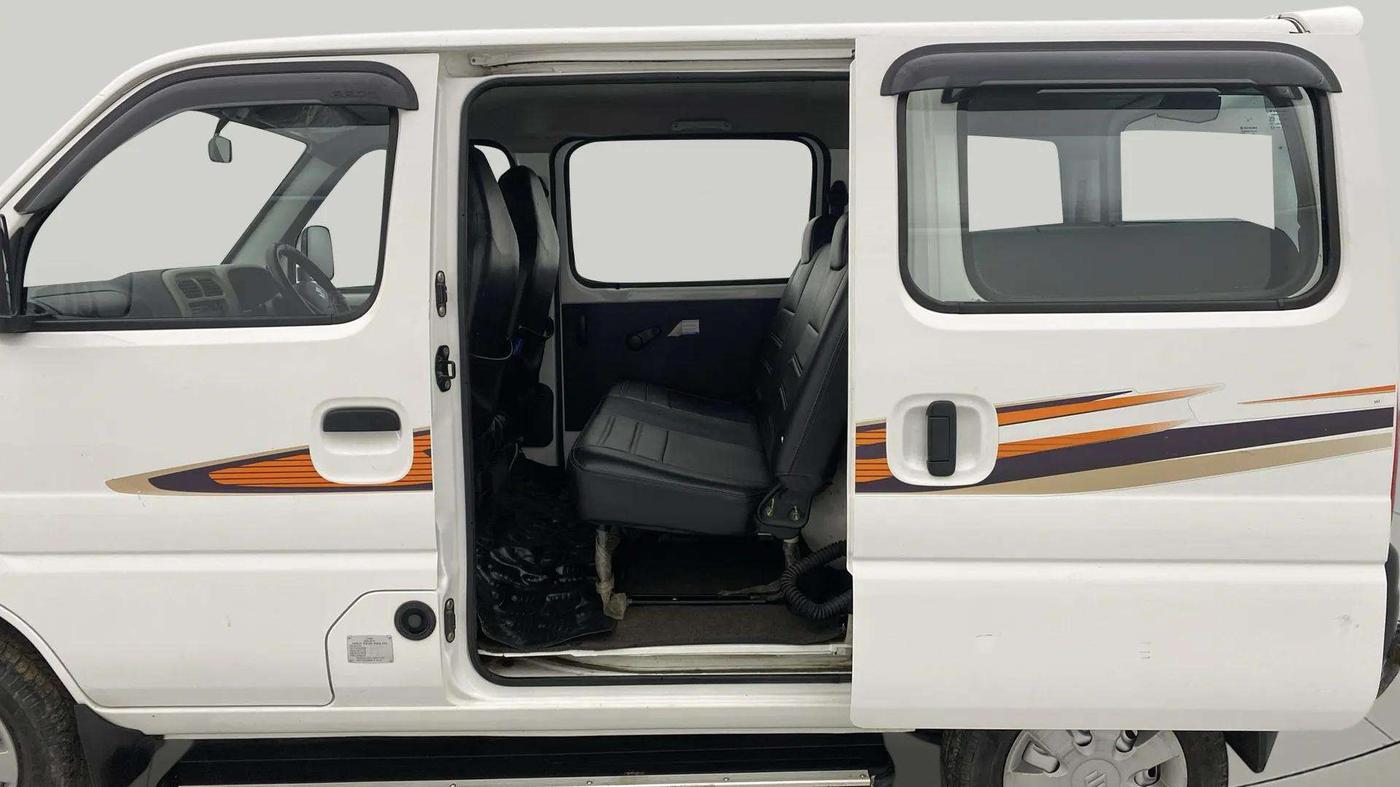 2022 Maruti Eeco 5 STR AC CNG (O), CNG, Manual, 27,365 km, LHS Rear Door