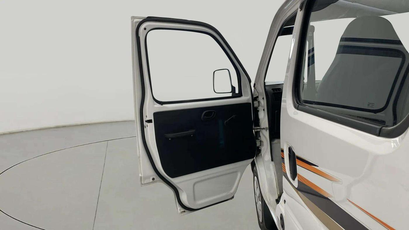 2022 Maruti Eeco 5 STR AC CNG (O), CNG, Manual, 27,365 km, LHS Front Door