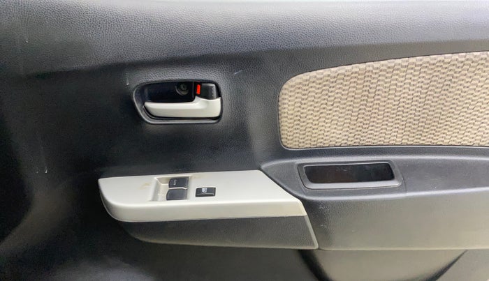 2014 Maruti Wagon R 1.0 LXI, CNG, Manual, 95,800 km, Driver Side Door Panels Control