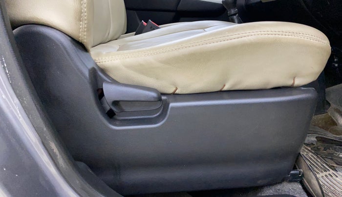 2014 Maruti Wagon R 1.0 LXI, CNG, Manual, 95,800 km, Driver Side Adjustment Panel