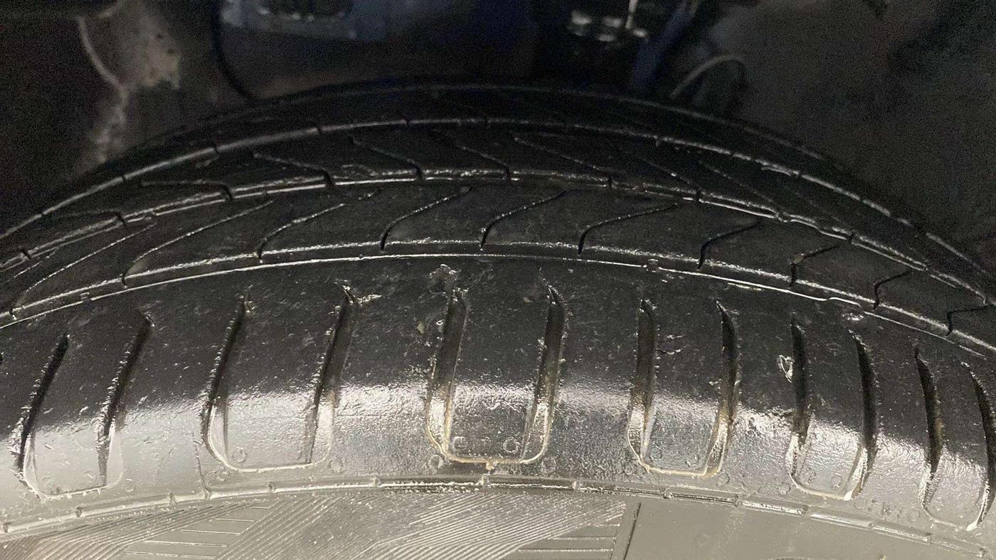 2015 Hyundai Elite i20 ASTA 1.2, Petrol, Manual, 53,445 km, Left Front Tyre Tread