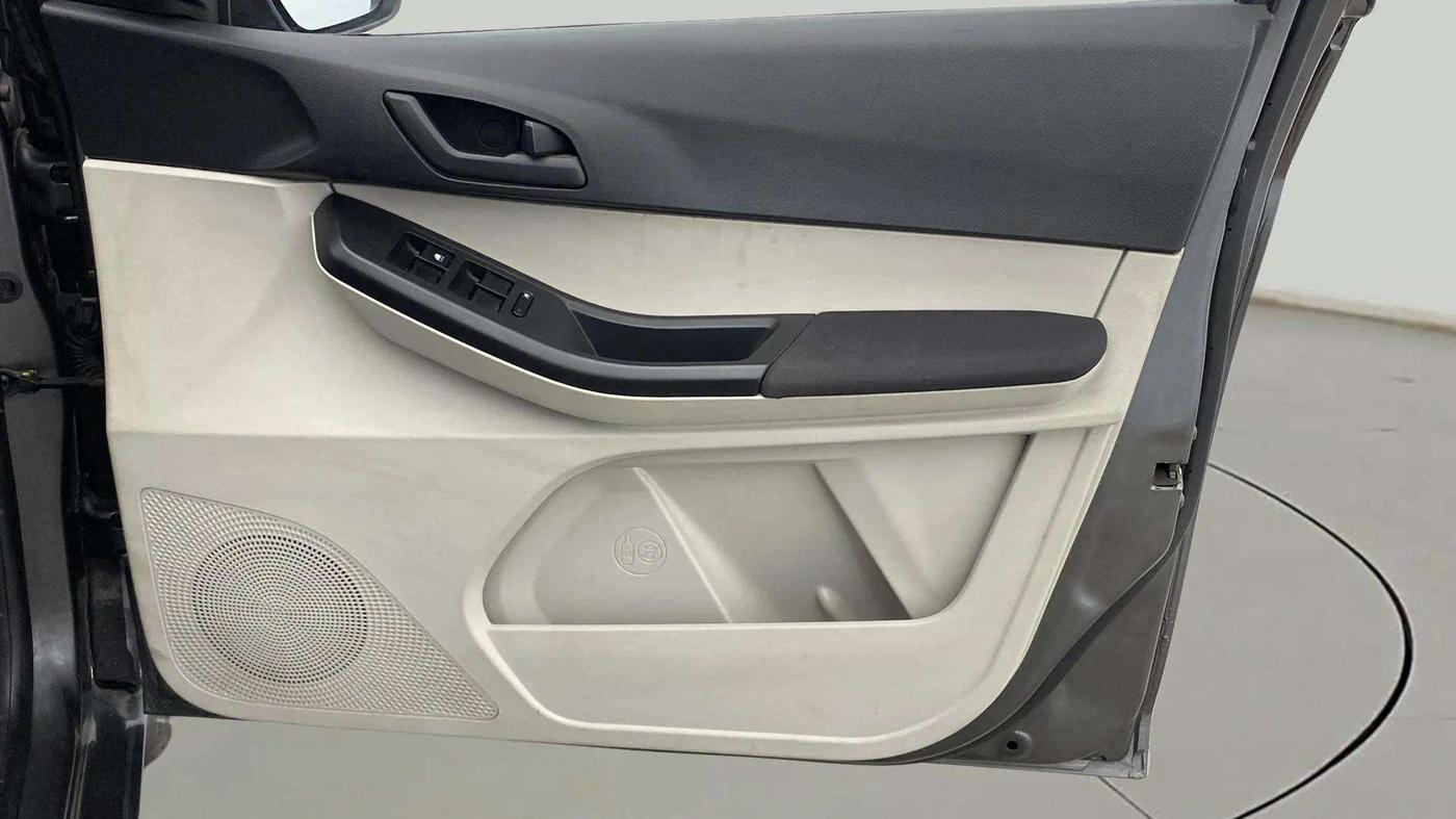 2023 Tata TIGOR XZ CNG, CNG, Manual, 15,812 km, Driver Side Door Panels Control