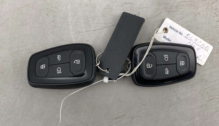 2023 Tata TIGOR XZ CNG, CNG, Manual, 15,781 km, Lock system - Keyless sensor not working