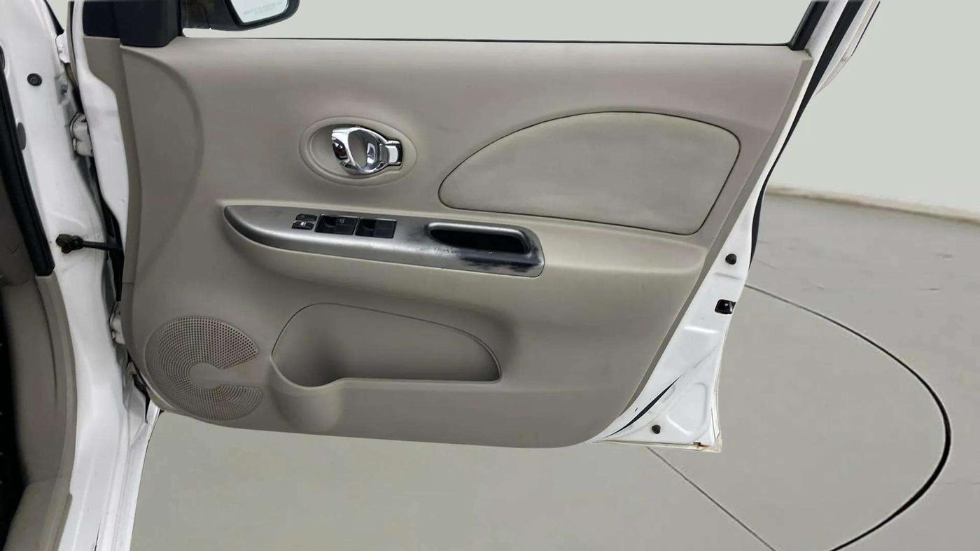 2015 Nissan Micra XV CVT, CNG, Automatic, 96,432 km, Driver Side Door Panels Control