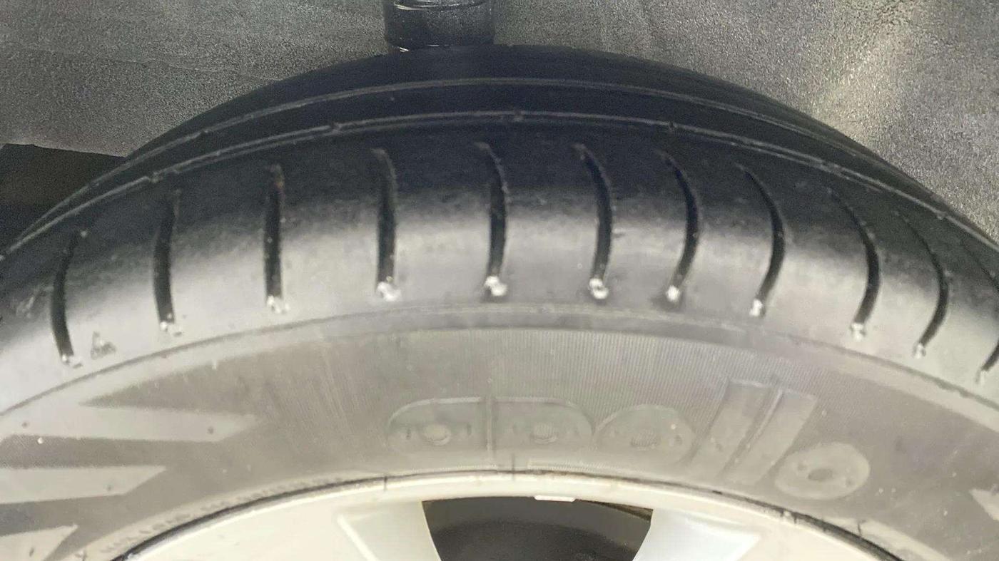2015 Nissan Micra XV CVT, CNG, Automatic, 96,432 km, Right Rear Tyre Tread