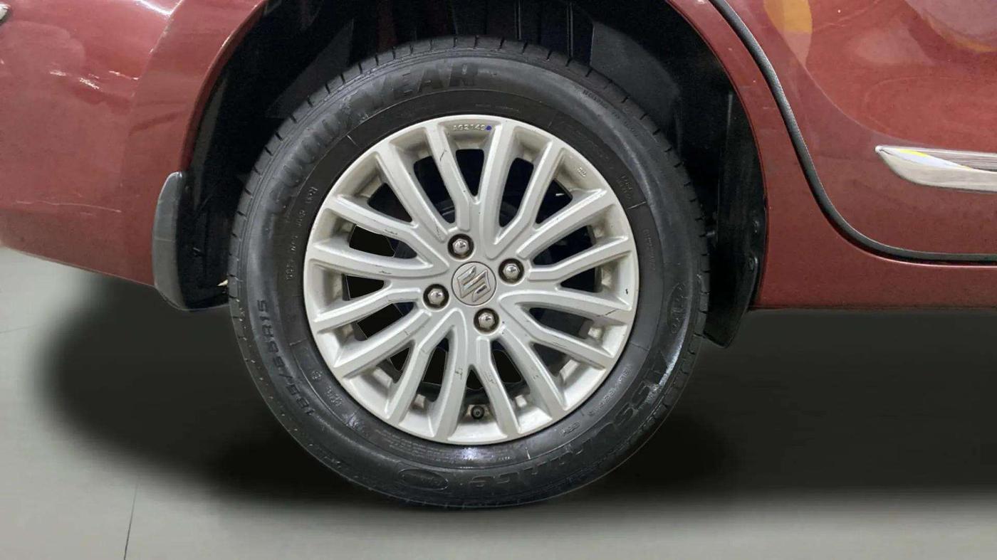 2019 Maruti Dzire ZXI, Petrol, Manual, 55,304 km, Right Rear Wheel