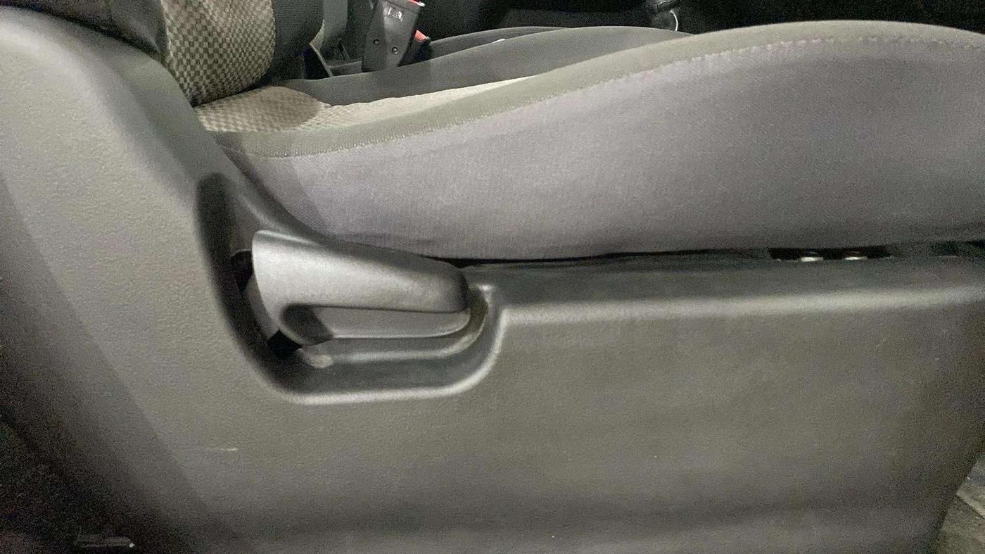2014 Maruti Wagon R 1.0 LXI CNG, CNG, Manual, 62,851 km, Driver Side Adjustment Panel