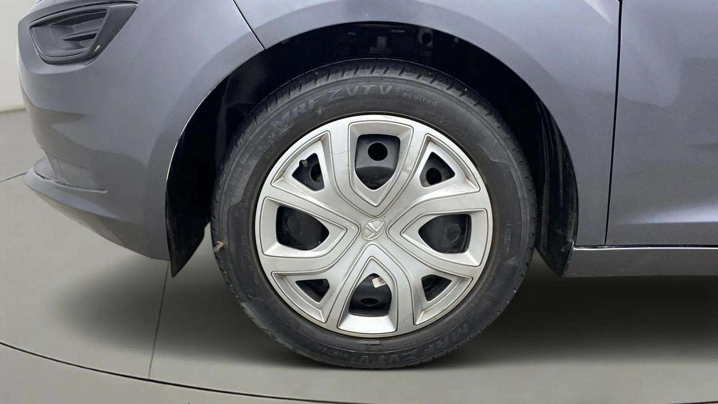 2021 Tata ALTROZ XM PLUS PETROL, Petrol, Manual, 24,877 km, Left Front Wheel