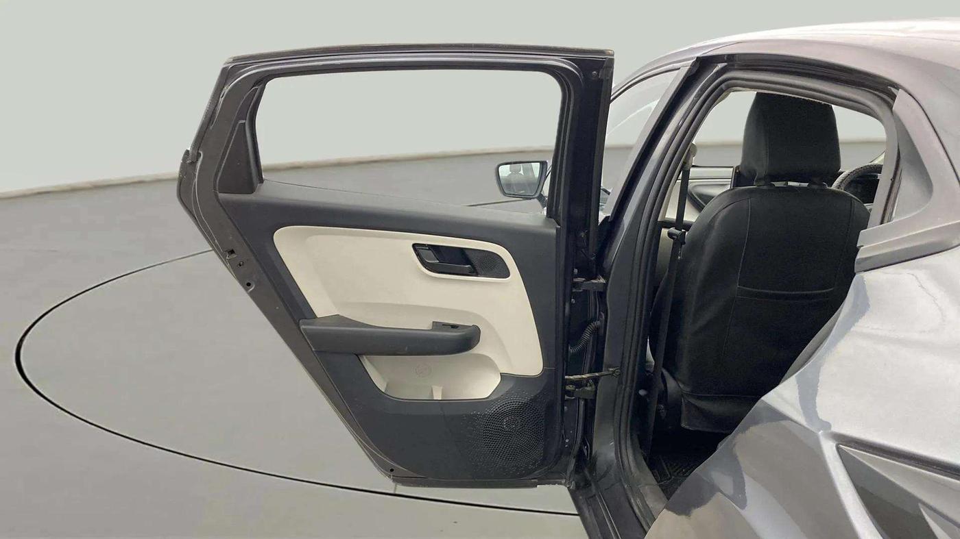 2021 Tata ALTROZ XM PLUS PETROL, Petrol, Manual, 24,877 km, LHS Rear Door