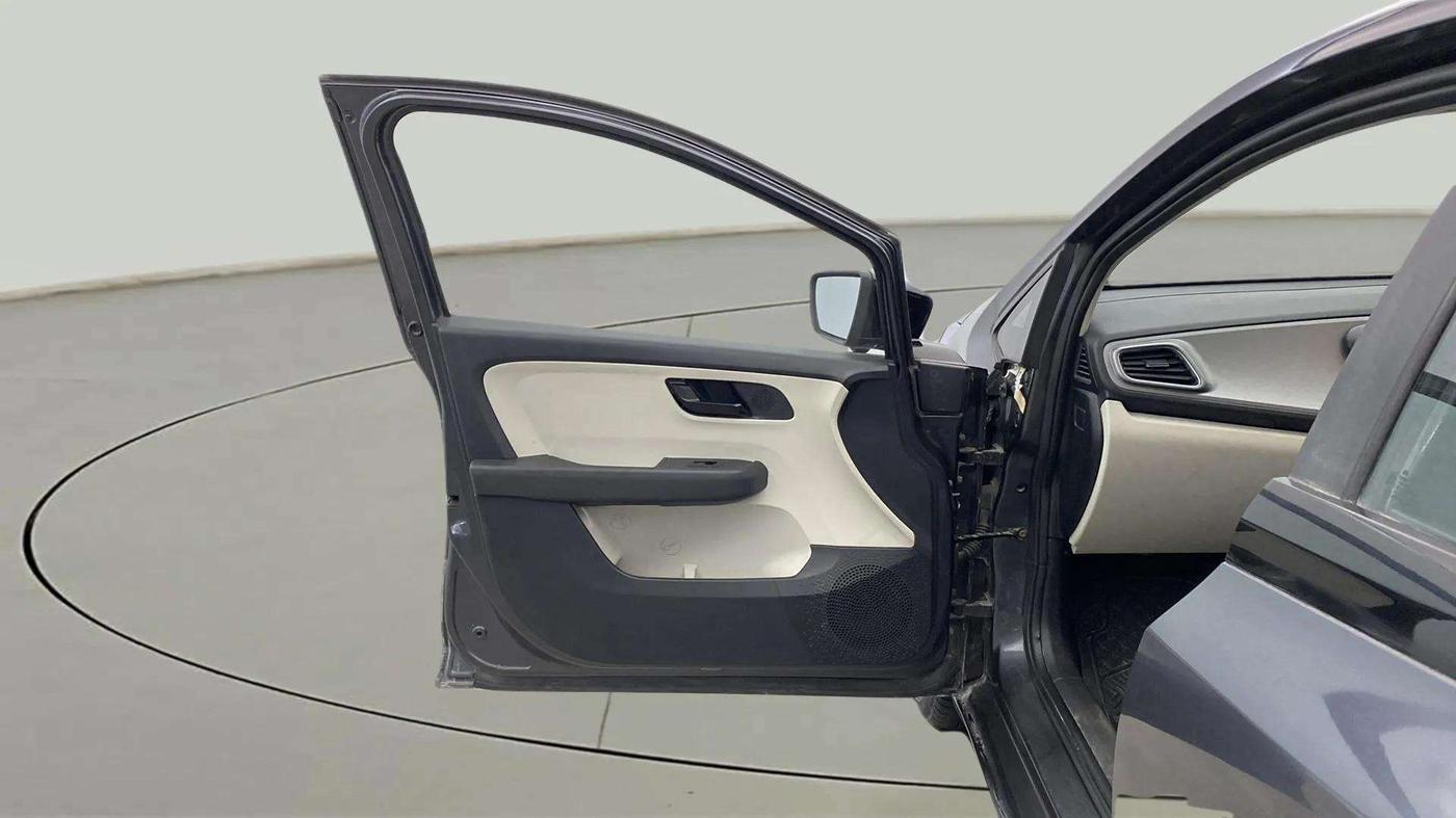2021 Tata ALTROZ XM PLUS PETROL, Petrol, Manual, 24,877 km, LHS Front Door