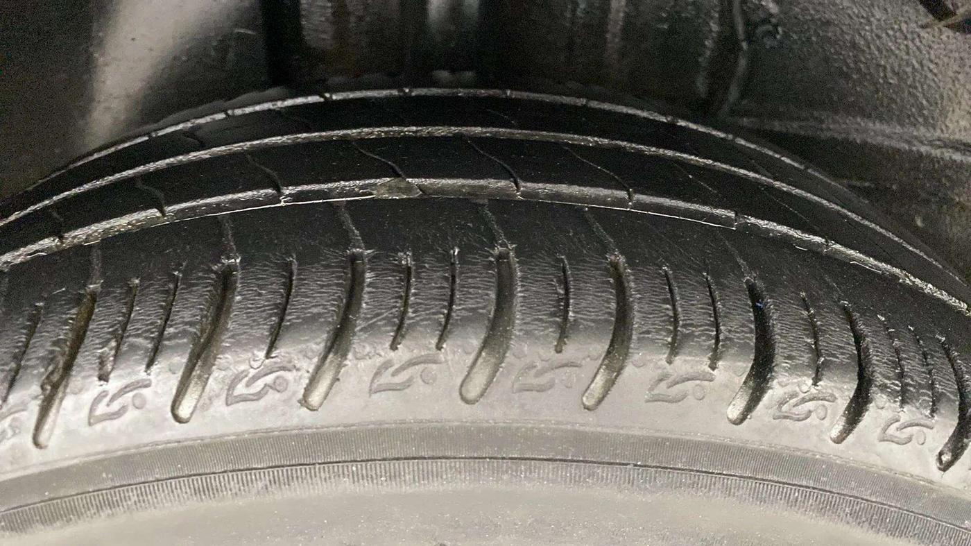 2021 Tata ALTROZ XM PLUS PETROL, Petrol, Manual, 24,877 km, Right Rear Tyre Tread