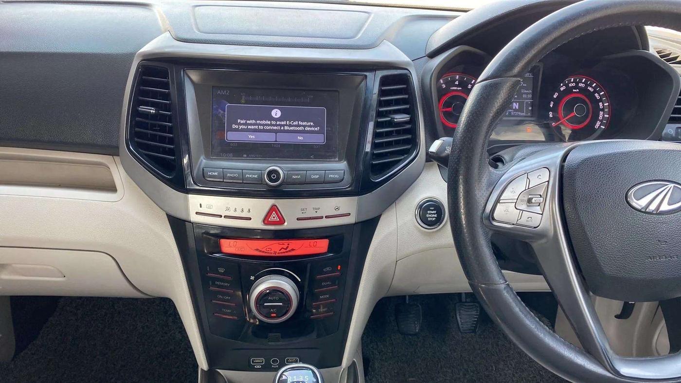 2019 Mahindra XUV300 W8 (O) 1.2 PETROL, Petrol, Manual, 98,220 km, Air Conditioner