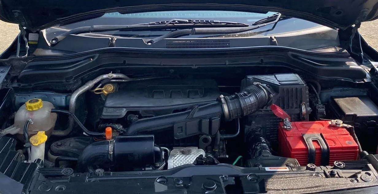 2019 Mahindra XUV300 W8 (O) 1.2 PETROL, Petrol, Manual, 98,220 km, Open Bonet