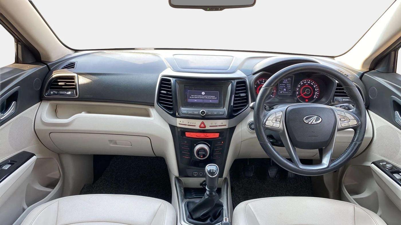 2019 Mahindra XUV300 W8 (O) 1.2 PETROL, Petrol, Manual, 98,220 km, Dashboard