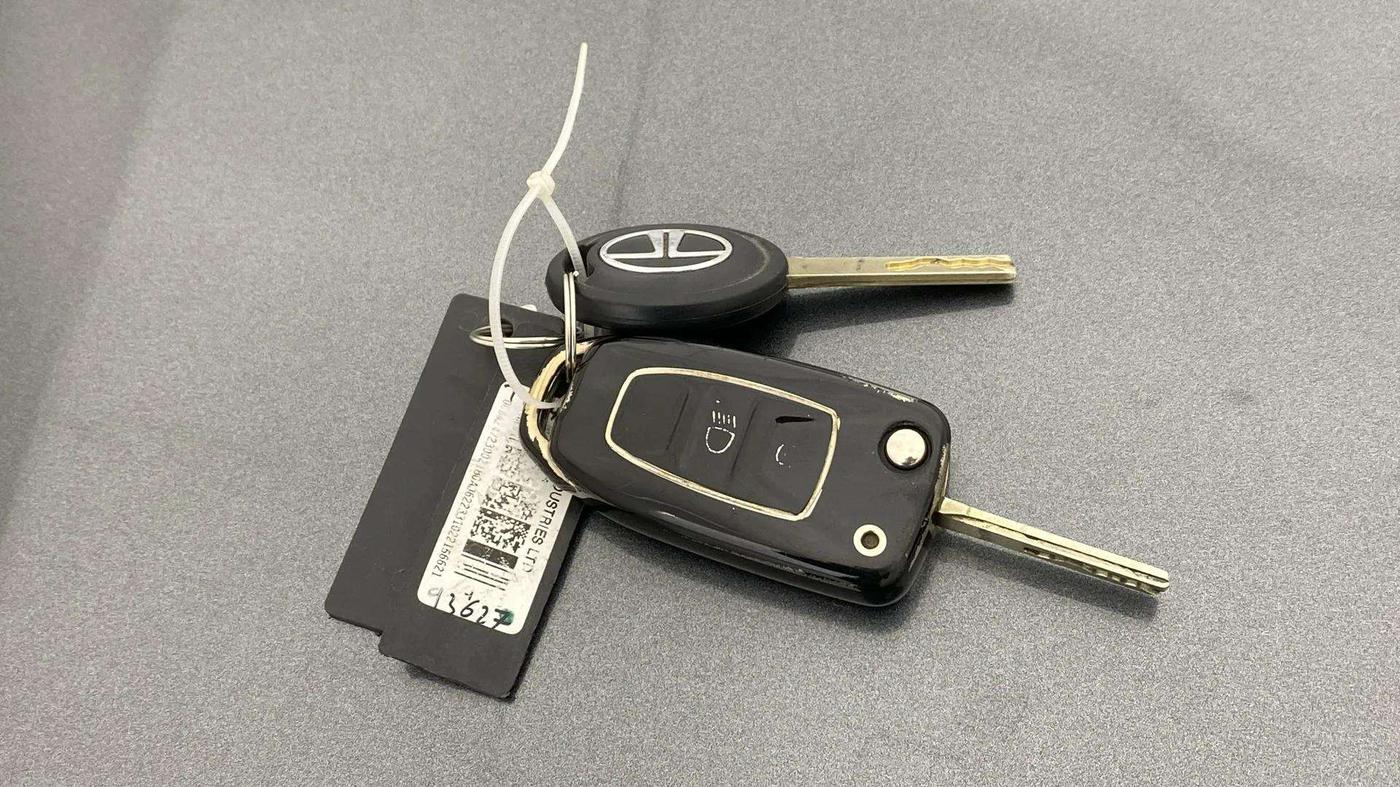 2022 Tata Tiago XTA PETROL, Petrol, Automatic, 42,454 km, Key Close Up
