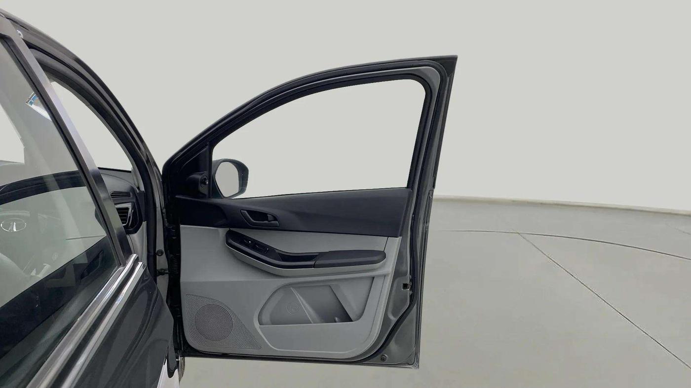 2022 Tata Tiago XTA PETROL, Petrol, Automatic, 42,454 km, RHS Front Door