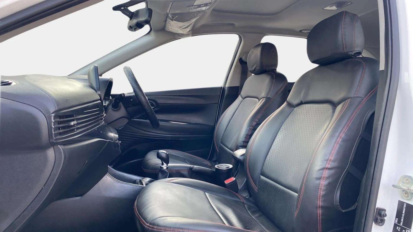 2021 Hyundai NEW I20 ASTA (O) 1.2 MT, Petrol, Manual, 17,912 km, Right Side Front Door Cabin