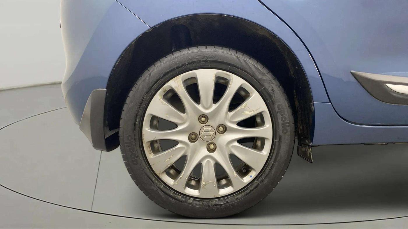 2016 Maruti Baleno ZETA CVT PETROL 1.2, Petrol, Automatic, 31,820 km, Right Rear Wheel