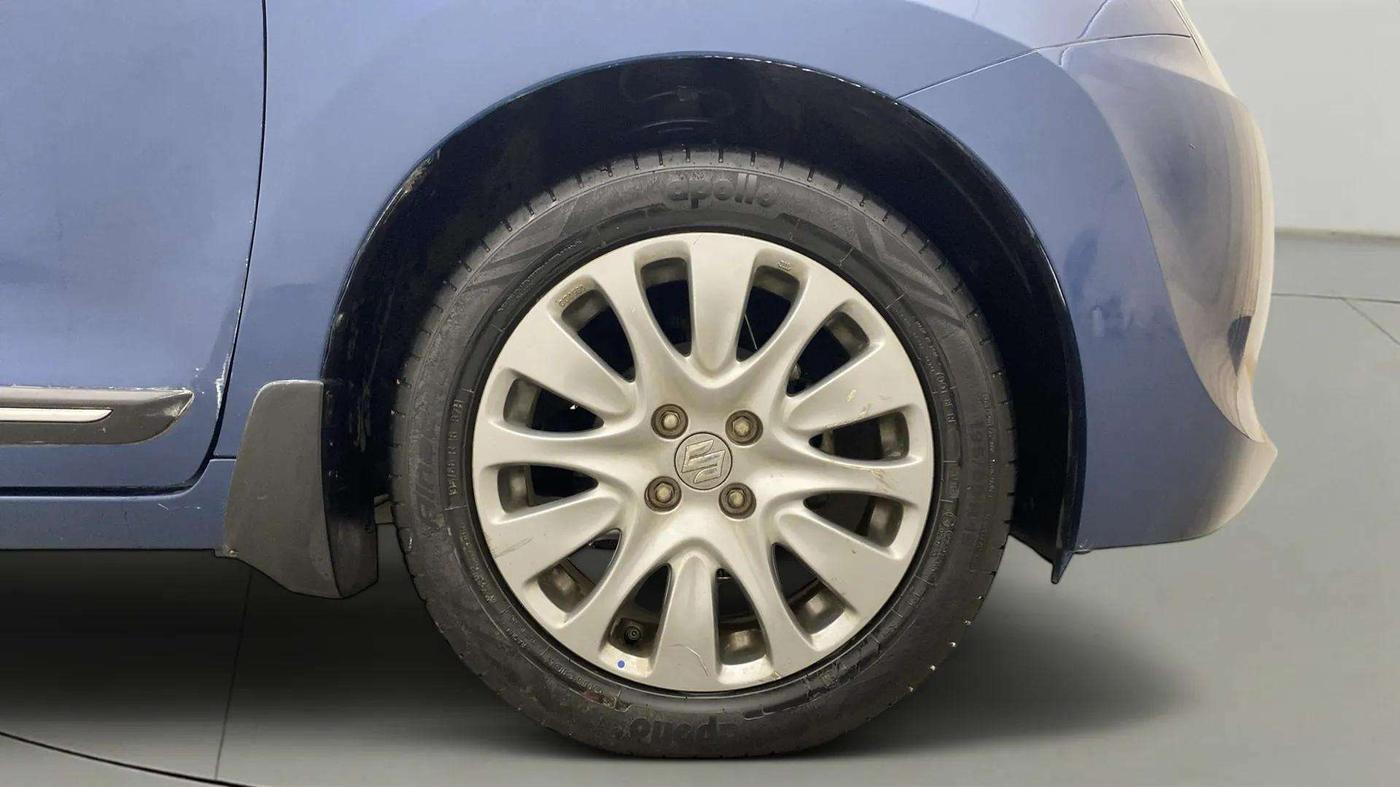 2016 Maruti Baleno ZETA CVT PETROL 1.2, Petrol, Automatic, 31,820 km, Right Front Wheel