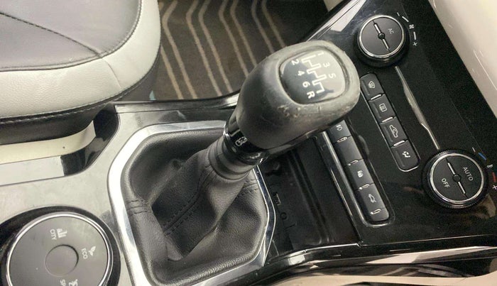 2020 Tata NEXON XZ PLUS PETROL, Petrol, Manual, 30,329 km, Gear lever - Knob has minor damage