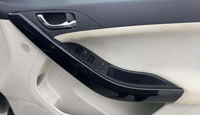 2020 Tata NEXON XZ PLUS PETROL, Petrol, Manual, 30,329 km, Driver Side Door Panels Control