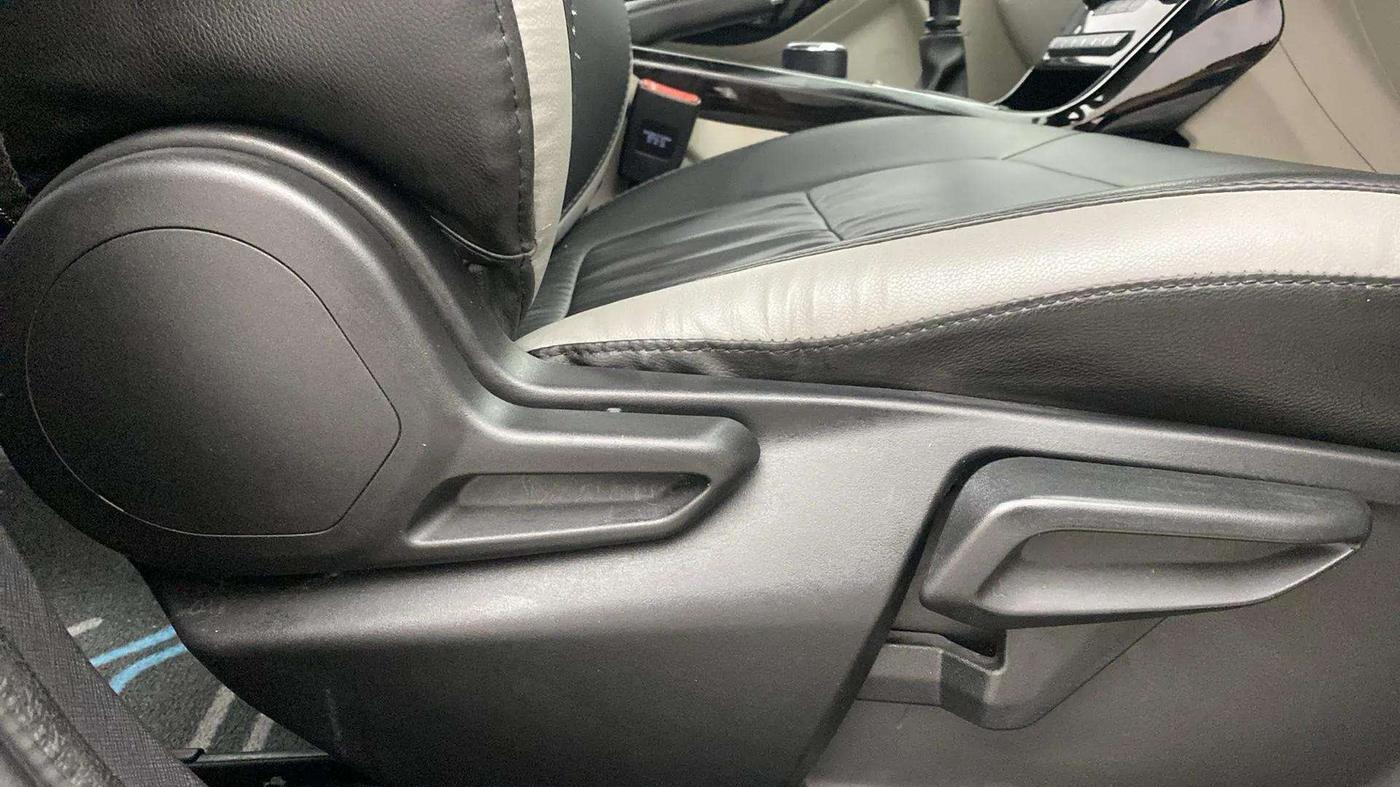 2020 Tata NEXON XZ PLUS PETROL, Petrol, Manual, 30,329 km, Driver Side Adjustment Panel