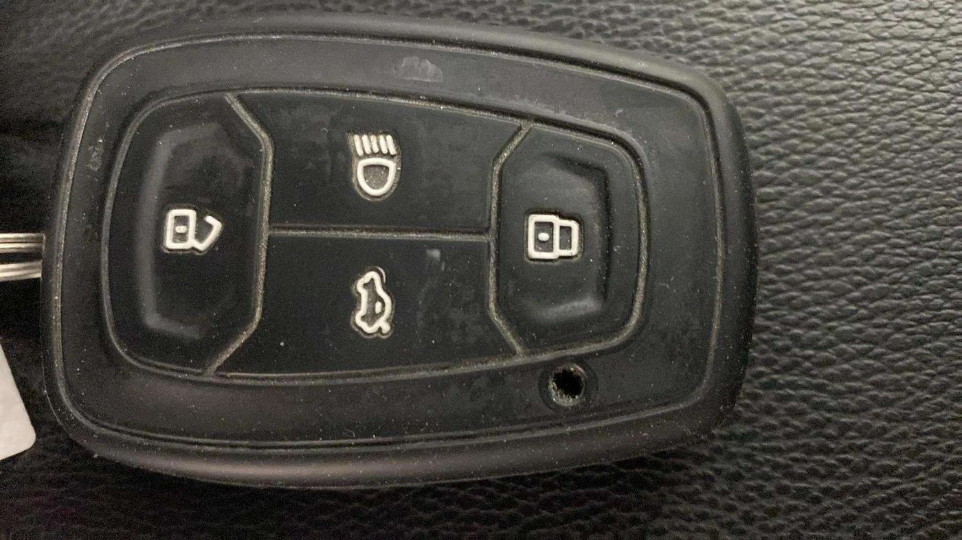 2020 Tata NEXON XZ PLUS PETROL, Petrol, Manual, 30,329 km, Key Close Up
