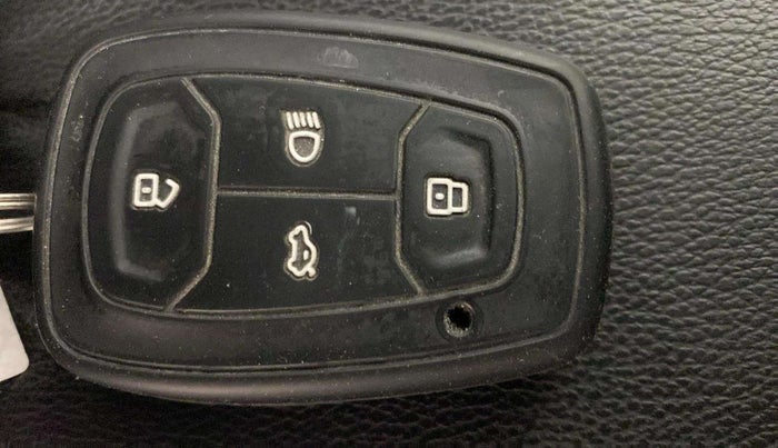 2020 Tata NEXON XZ PLUS PETROL, Petrol, Manual, 30,329 km, Key Close Up