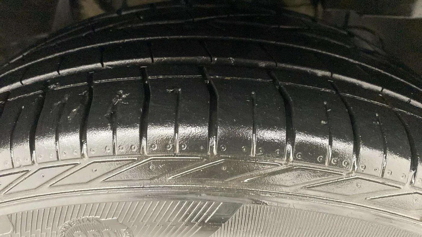 2020 Tata NEXON XZ PLUS PETROL, Petrol, Manual, 30,329 km, Right Front Tyre Tread