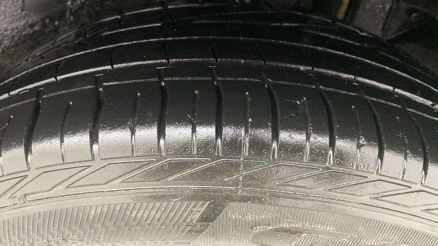 2020 Tata NEXON XZ PLUS PETROL, Petrol, Manual, 30,329 km, Left Rear Tyre Tread
