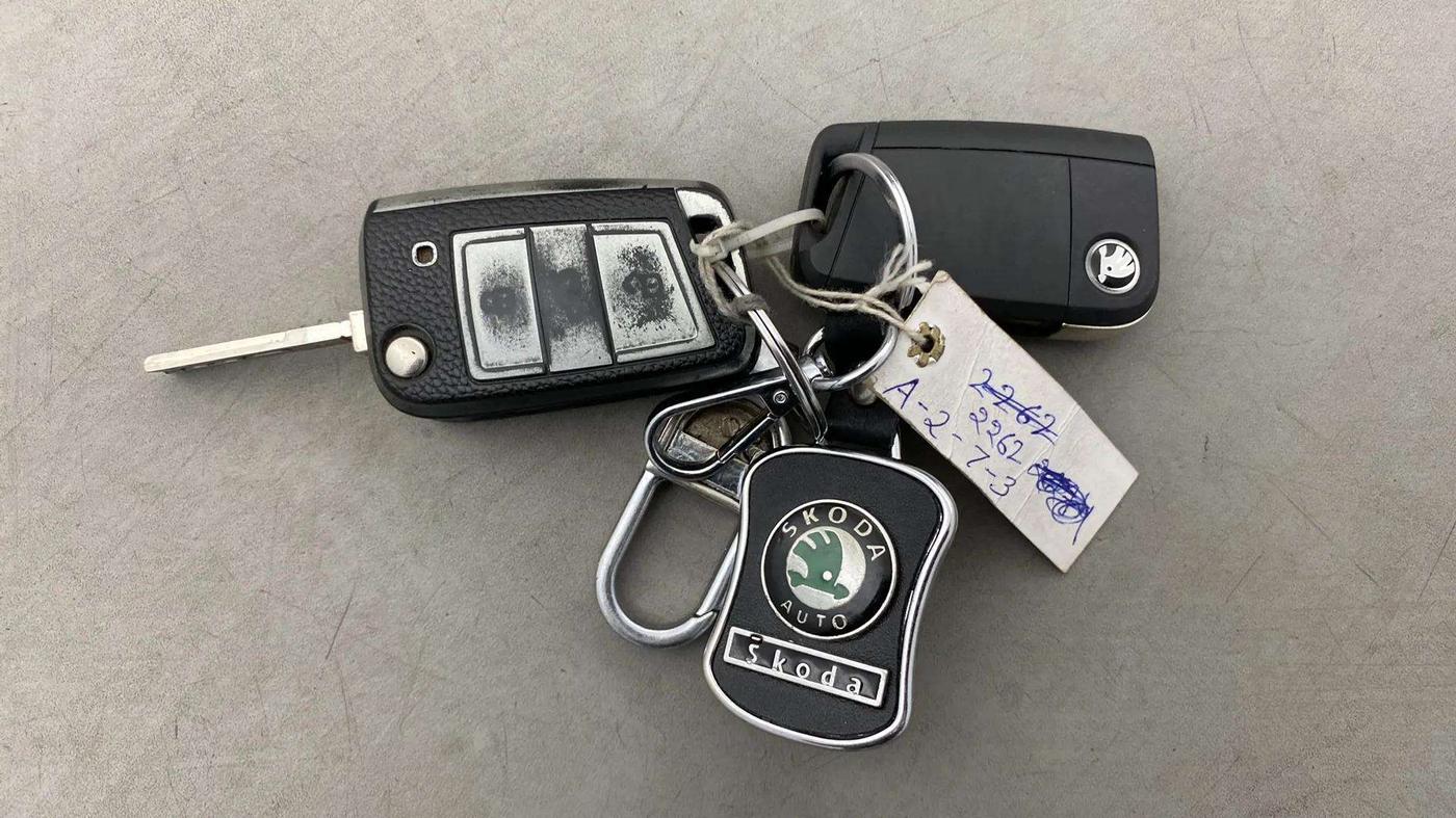 2021 Skoda KUSHAQ AMBITION 1.0L TSI MT, Petrol, Manual, 27,408 km, Key Close Up