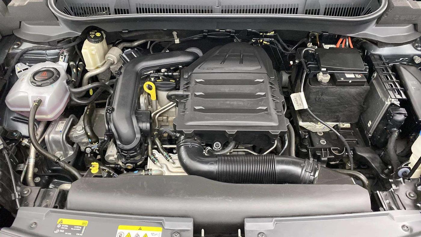 2021 Skoda KUSHAQ AMBITION 1.0L TSI MT, Petrol, Manual, 27,408 km, Engine View