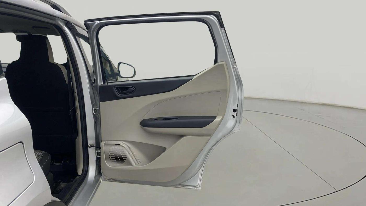 2022 Renault TRIBER RXT AMT, Petrol, Automatic, 9,233 km, RHS Rear Door