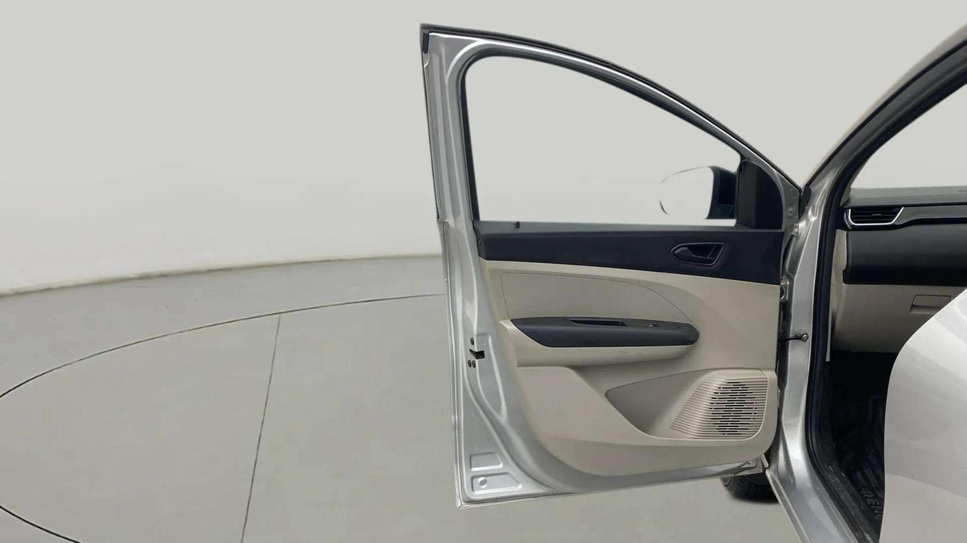 2022 Renault TRIBER RXT AMT, Petrol, Automatic, 9,233 km, LHS Front Door