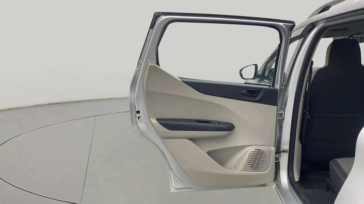 2022 Renault TRIBER RXT AMT, Petrol, Automatic, 9,233 km, LHS Rear Door