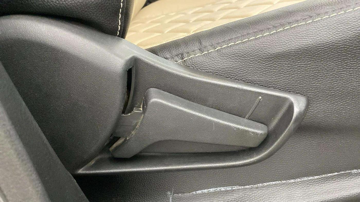 2021 Maruti S PRESSO VXI CNG, CNG, Manual, 71,577 km, Driver Side Adjustment Panel
