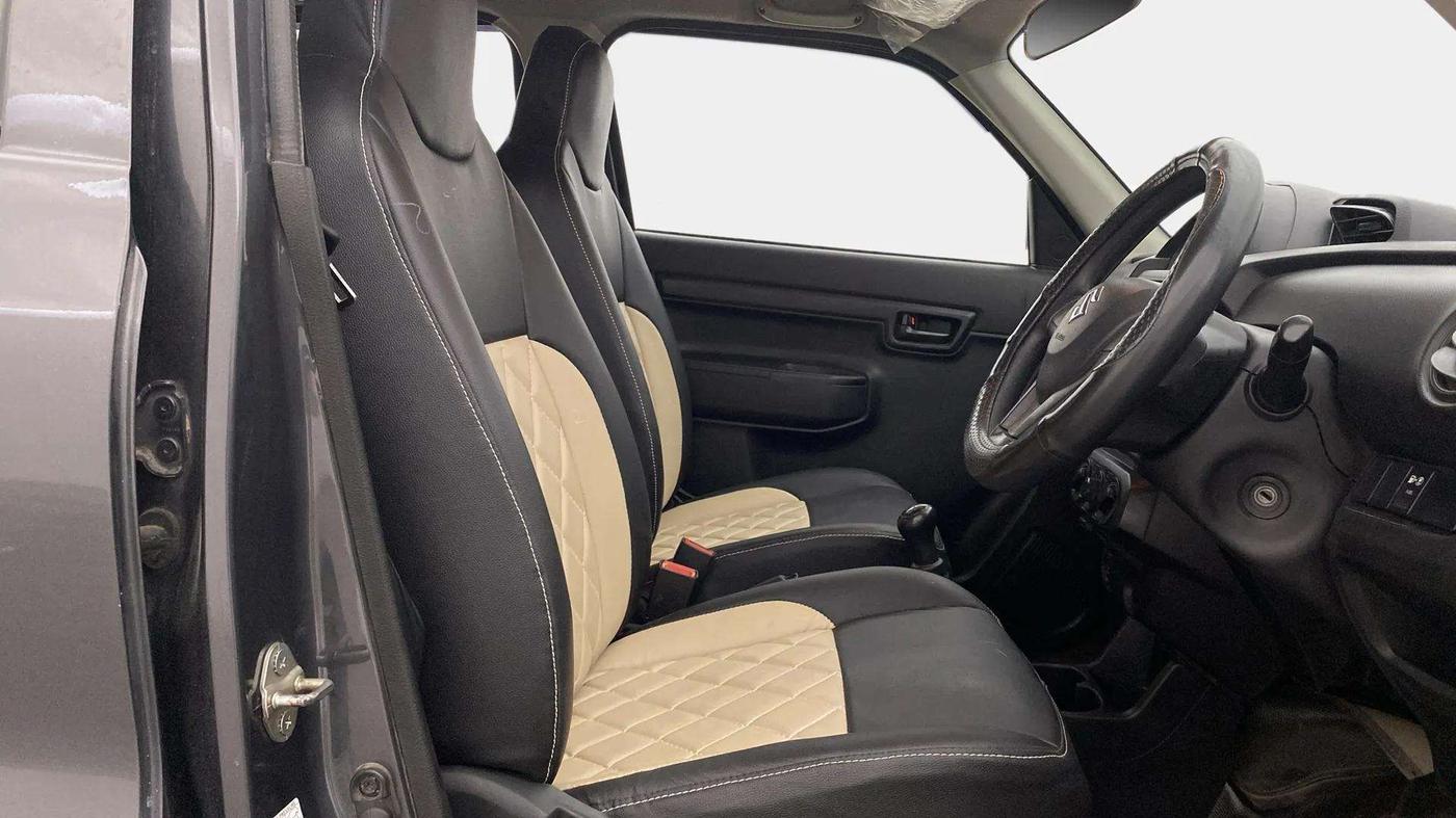 2021 Maruti S PRESSO VXI CNG, CNG, Manual, 71,577 km, Right Side Front Door Cabin