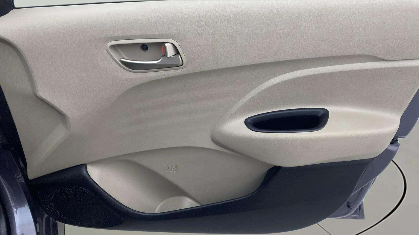 2018 Hyundai NEW SANTRO ASTA MT, Petrol, Manual, 24,038 km, Driver Side Door Panels Control