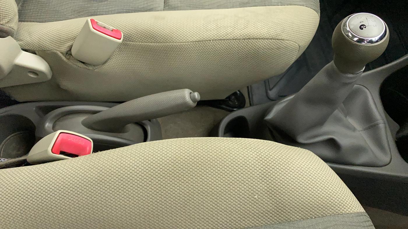 2016 Toyota Etios Liva V DUAL TONE, Petrol, Manual, 44,287 km, Gear Lever