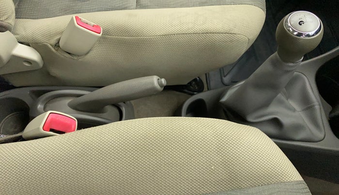 2016 Toyota Etios Liva V DUAL TONE, Petrol, Manual, 44,287 km, Gear Lever