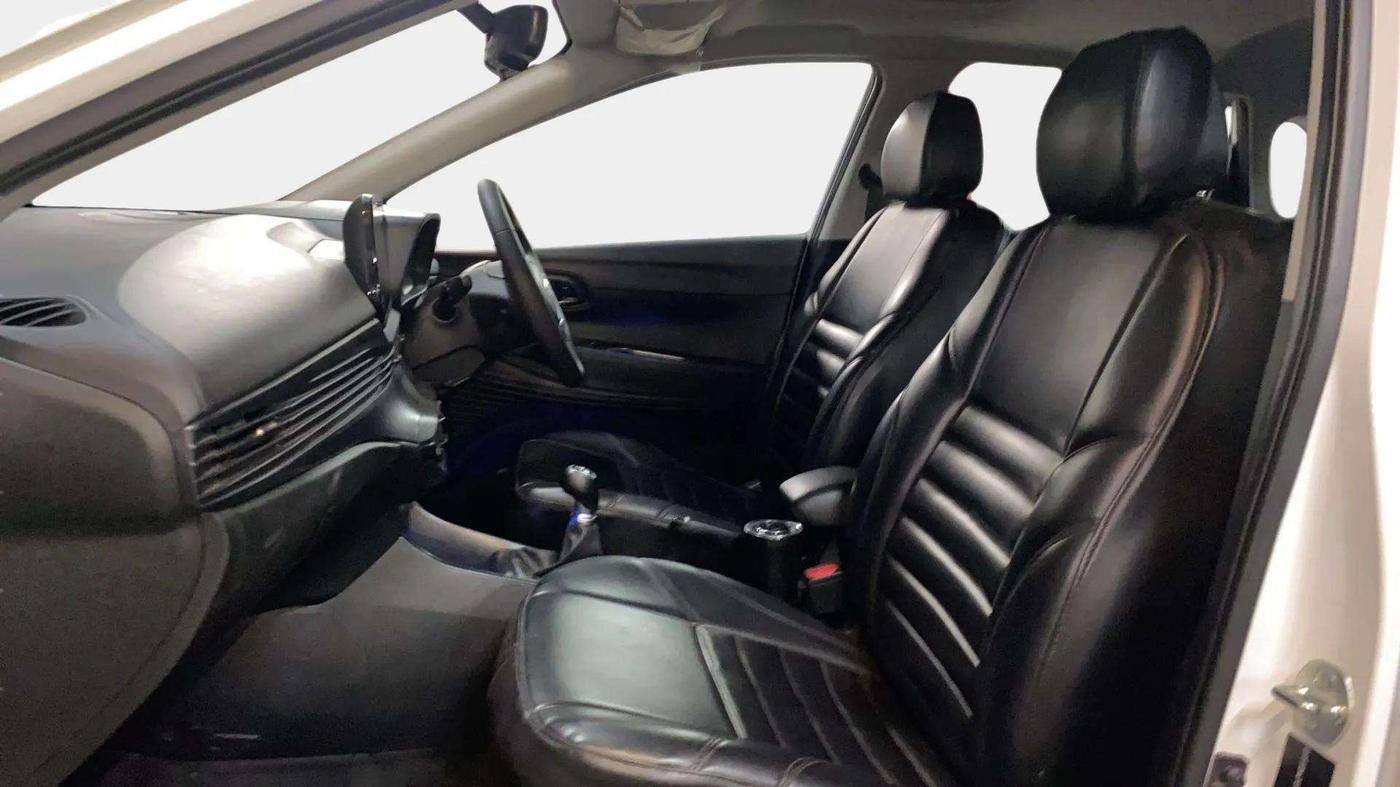 2023 Hyundai NEW I20 ASTA (O) 1.2 MT, Petrol, Manual, 29,636 km, Right Side Front Door Cabin