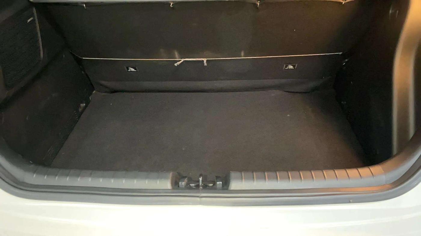 2023 Hyundai NEW I20 ASTA (O) 1.2 MT, Petrol, Manual, 29,636 km, Boot Inside
