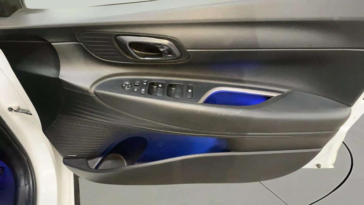 2023 Hyundai NEW I20 ASTA (O) 1.2 MT, Petrol, Manual, 29,636 km, Driver Side Door Panels Control